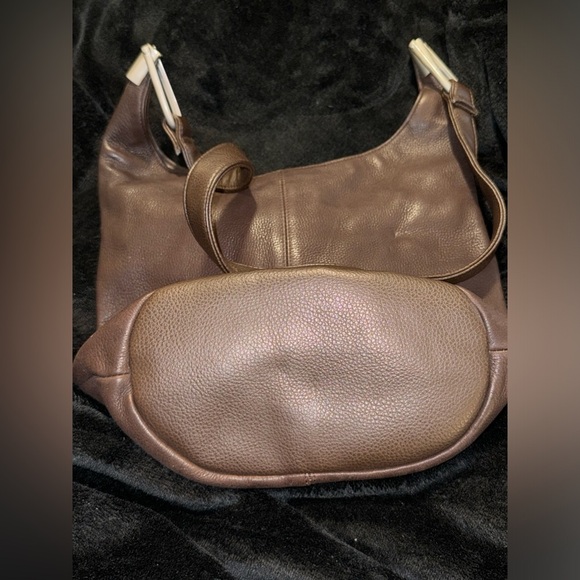 Remi 100% genuine, leather bucket bag Small - Picture 6 of 12